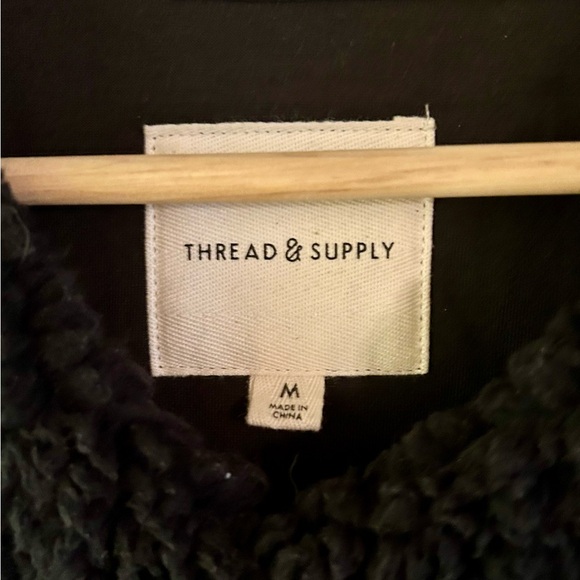 Thread & Supply Women’s Sweatshirt.  Size Medium.  NWOT. - Picture 4 of 9